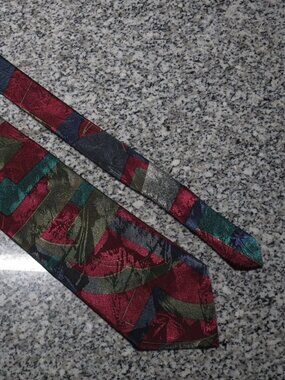 Vintage elaan Tie Gorgeous Colors and Abstract Design